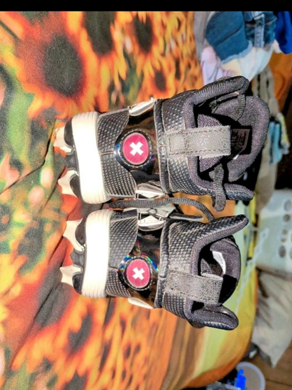 Under Armour Kids Cleats Size 1.5 - Picture 2 of 3